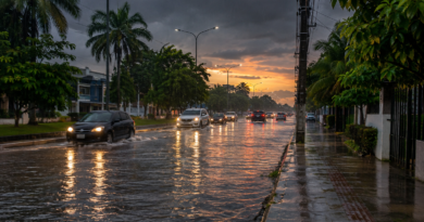 Chuva alaga trecho da Avenida Ceará em Rio Branco