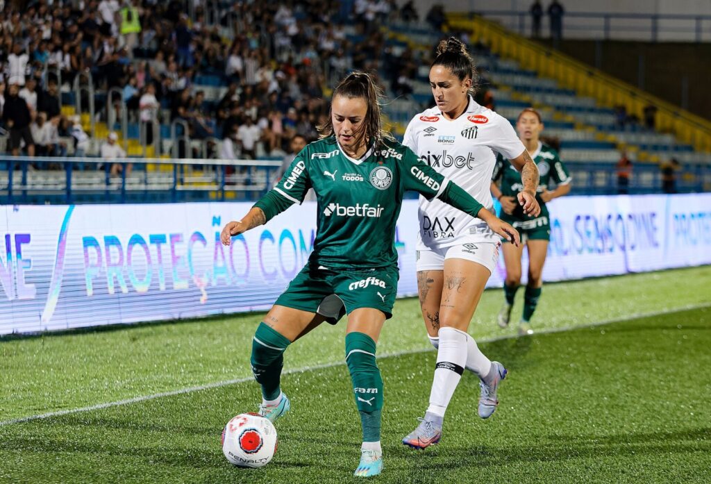 Palmeiras contrata colombiana Sofia García para o futebol feminino