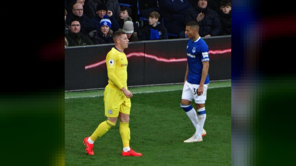 Richarlison relata trabalho precoce e dificuldades antes da carreira no futebol