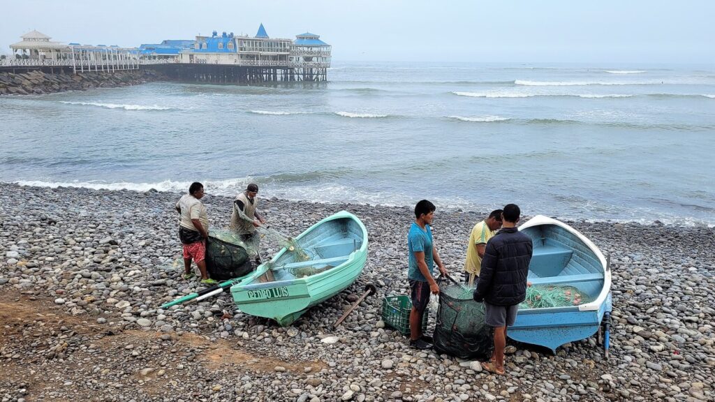 A Cepal cita riscos à pesca no Pacífico durante eventos extremos de El Niño.