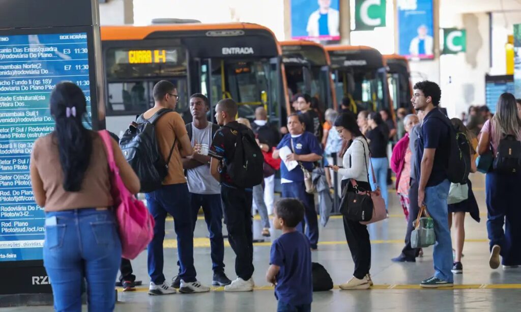 Transporte e insegurança levam 39% das mulheres a desistir de vagas