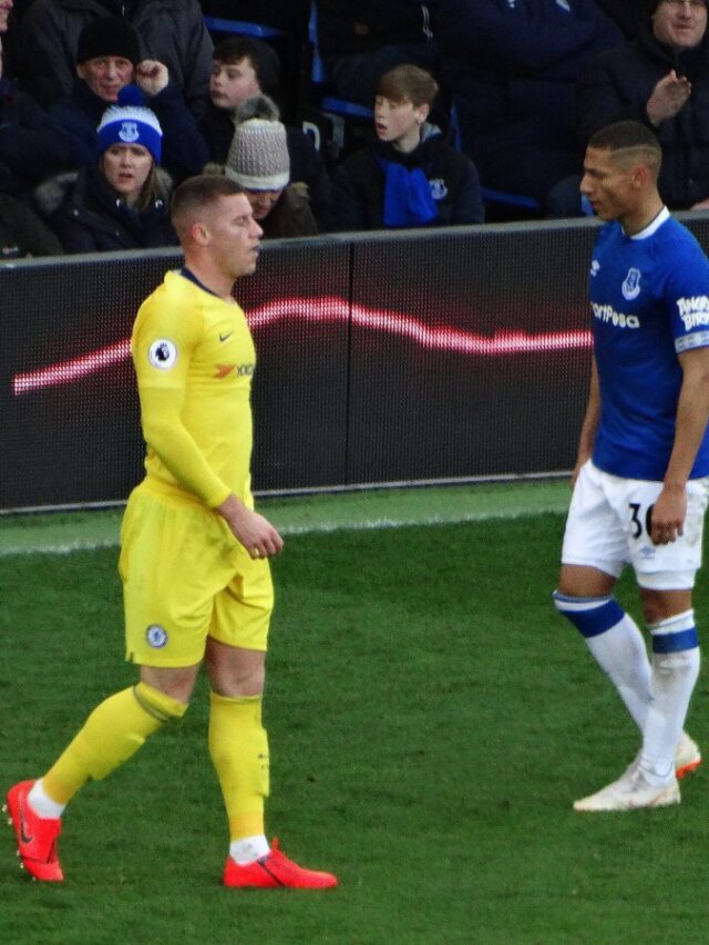 Richarlison relata trabalho precoce e dificuldades antes da carreira no futebol